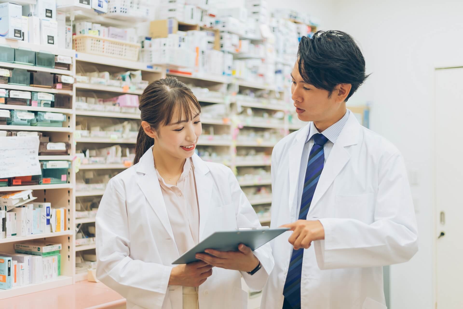 薬剤師の離職率は高い?主な理由と長く働ける職場探しのコツを解説